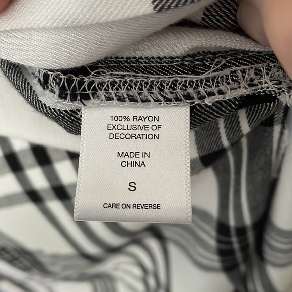 NEW YORK AND COMPANY Plaid button down shirt size SMALL - Picture 6 of 12